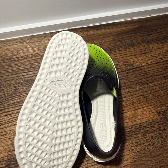 Kids Crocs - Picture 2 of 6